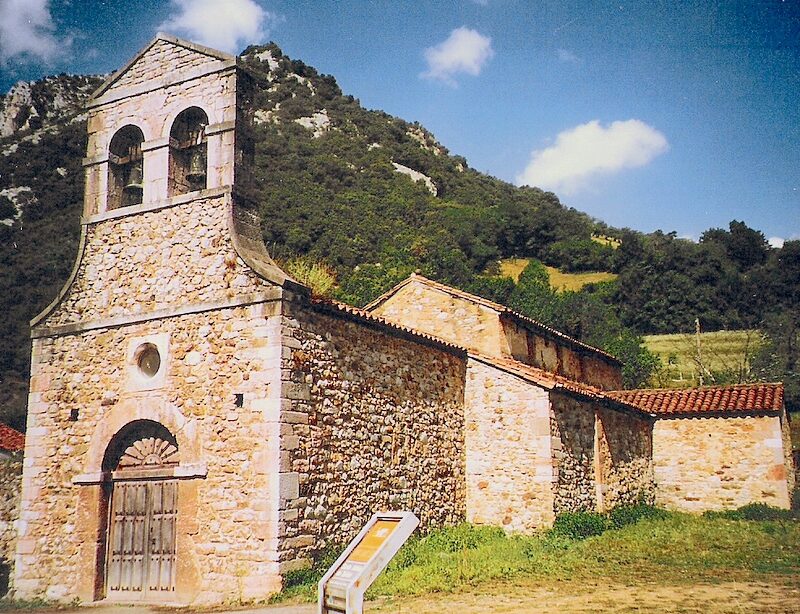 Santo Adriano de Tuñón en Santo Adriano