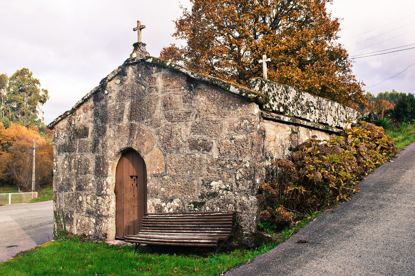 Capela da Nosa Señora de Lourdes da Ponte Borela en Cerdedo Cotobade