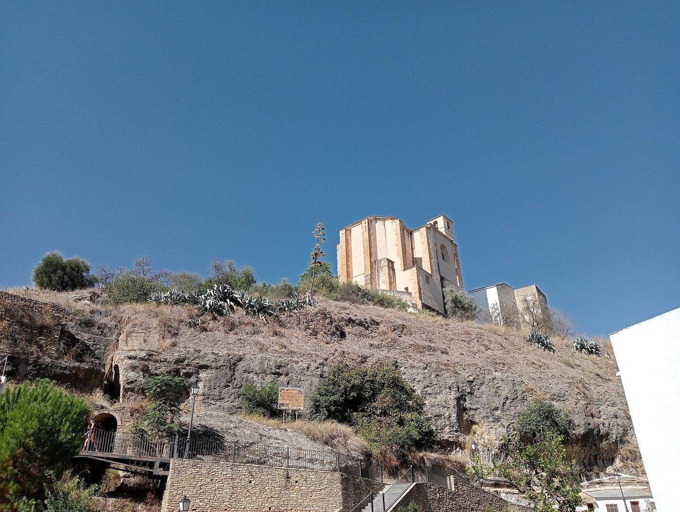 Iglesia Nuestra Señora de la Encarnación en Setenil de las Bodegas