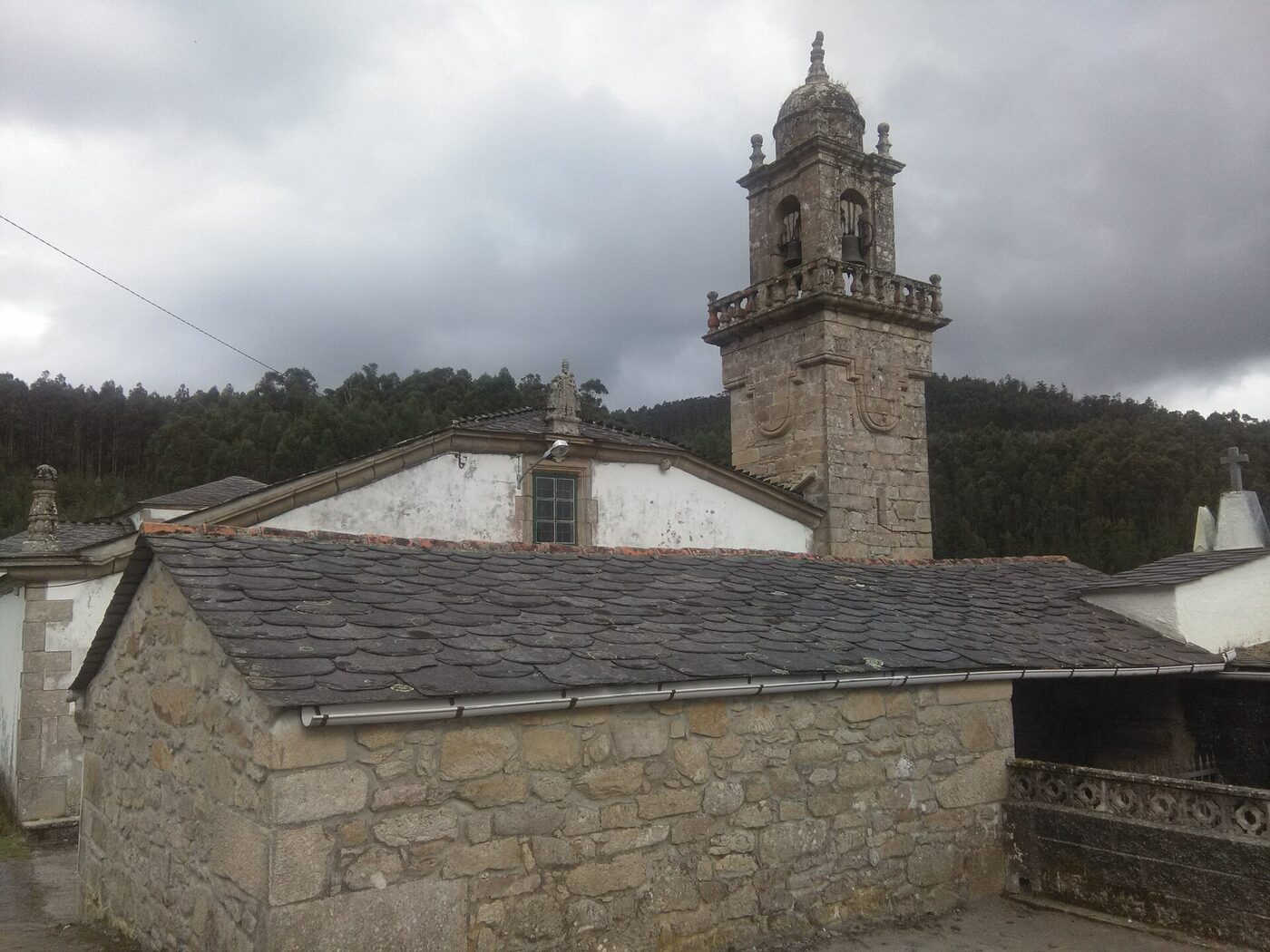 Igrexa de San Pedro de Miñotos en Ourol