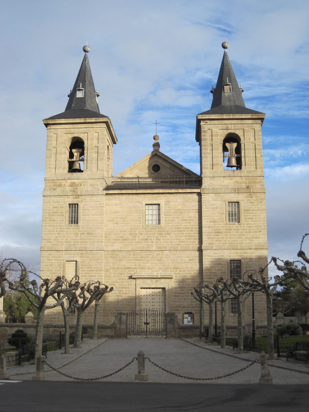 Iglesia de San Bernabé en Navas de San Antonio