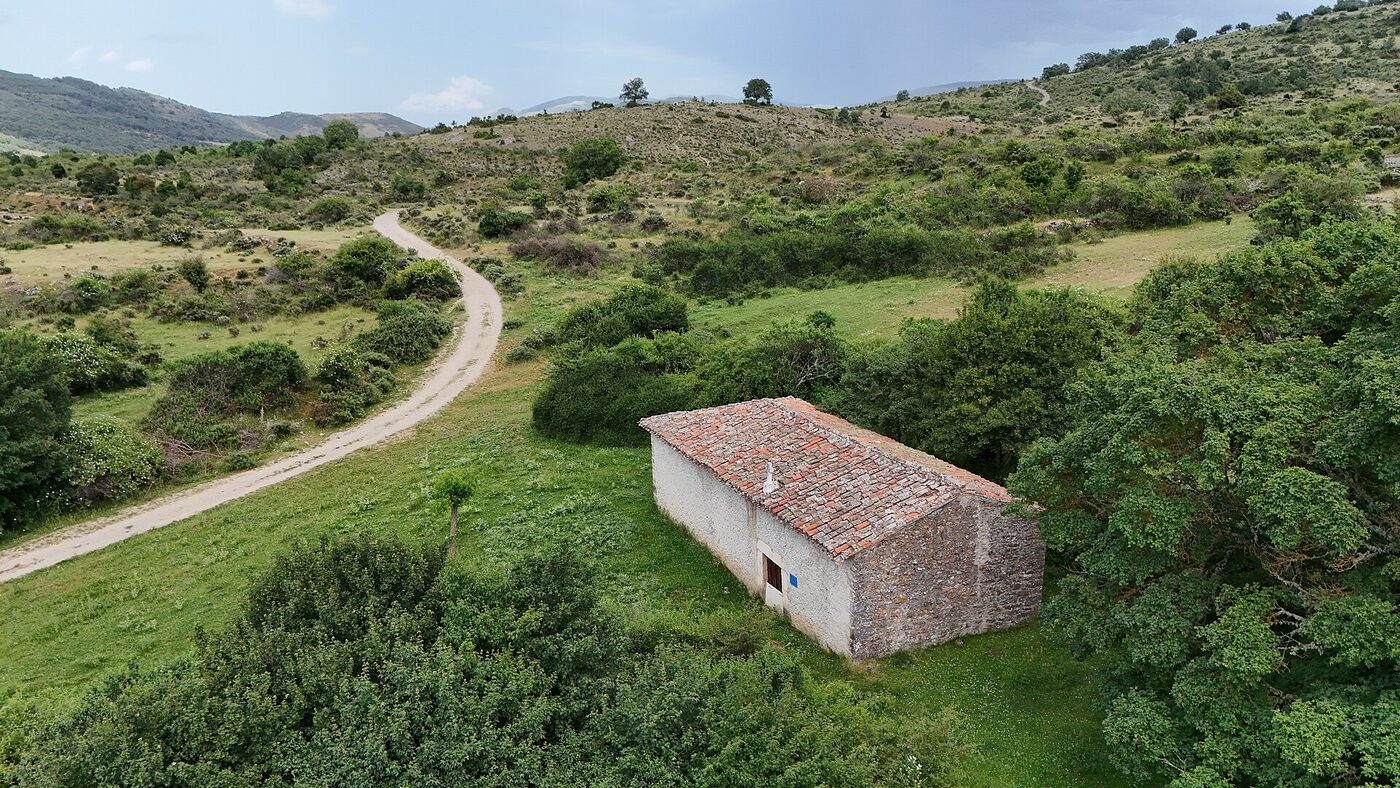 Ermita de Santa María en Valle de Valdelaguna