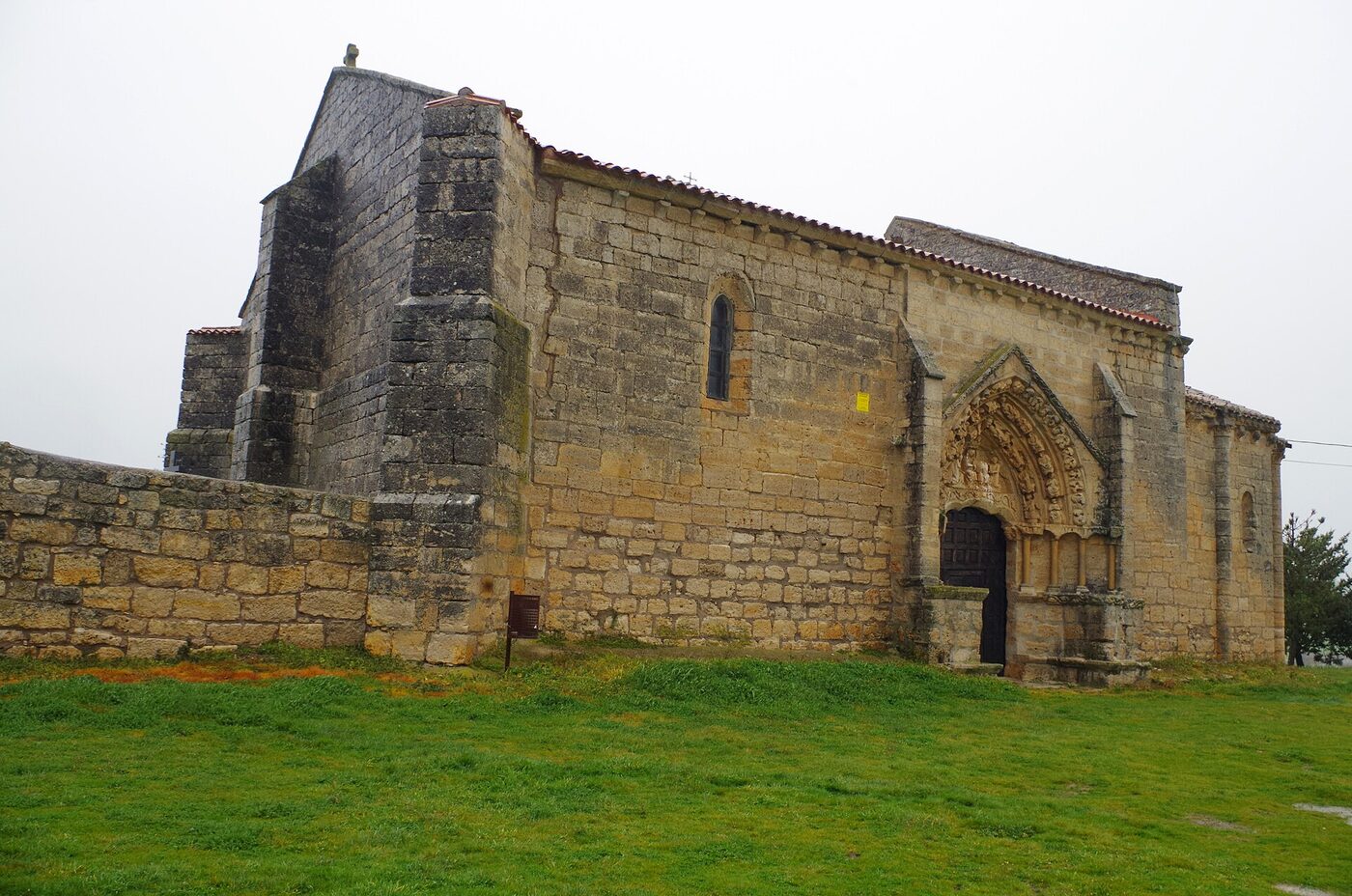 Iglesia de Santiago Apóstol en Villaldemiro