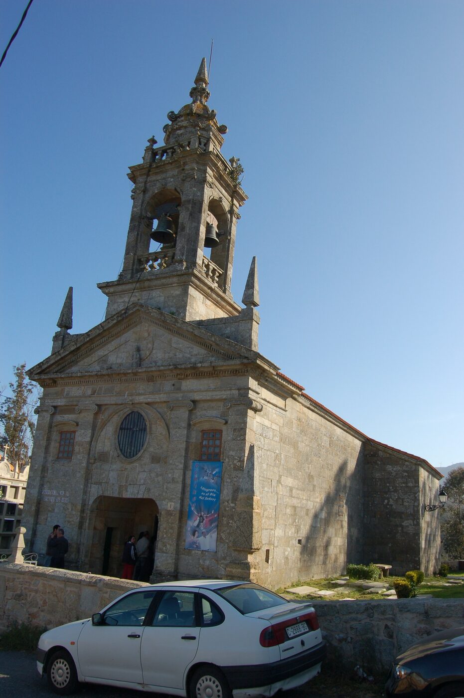 Igrexa de San Pedro de Muro en O Porto do Son