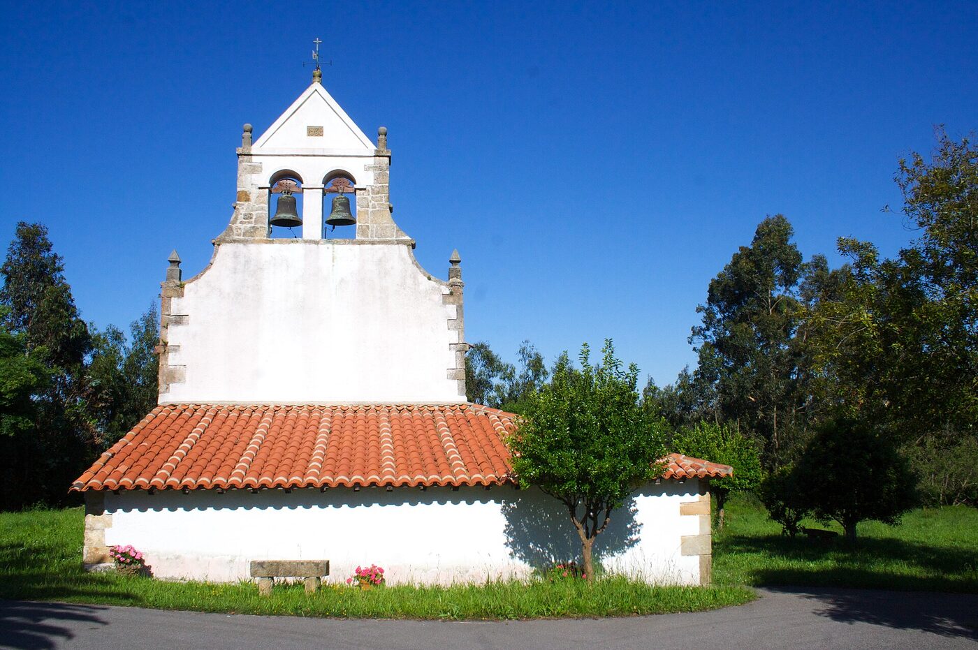 Iglesia de Santa Cecilia de Careñes en Villaviciosa