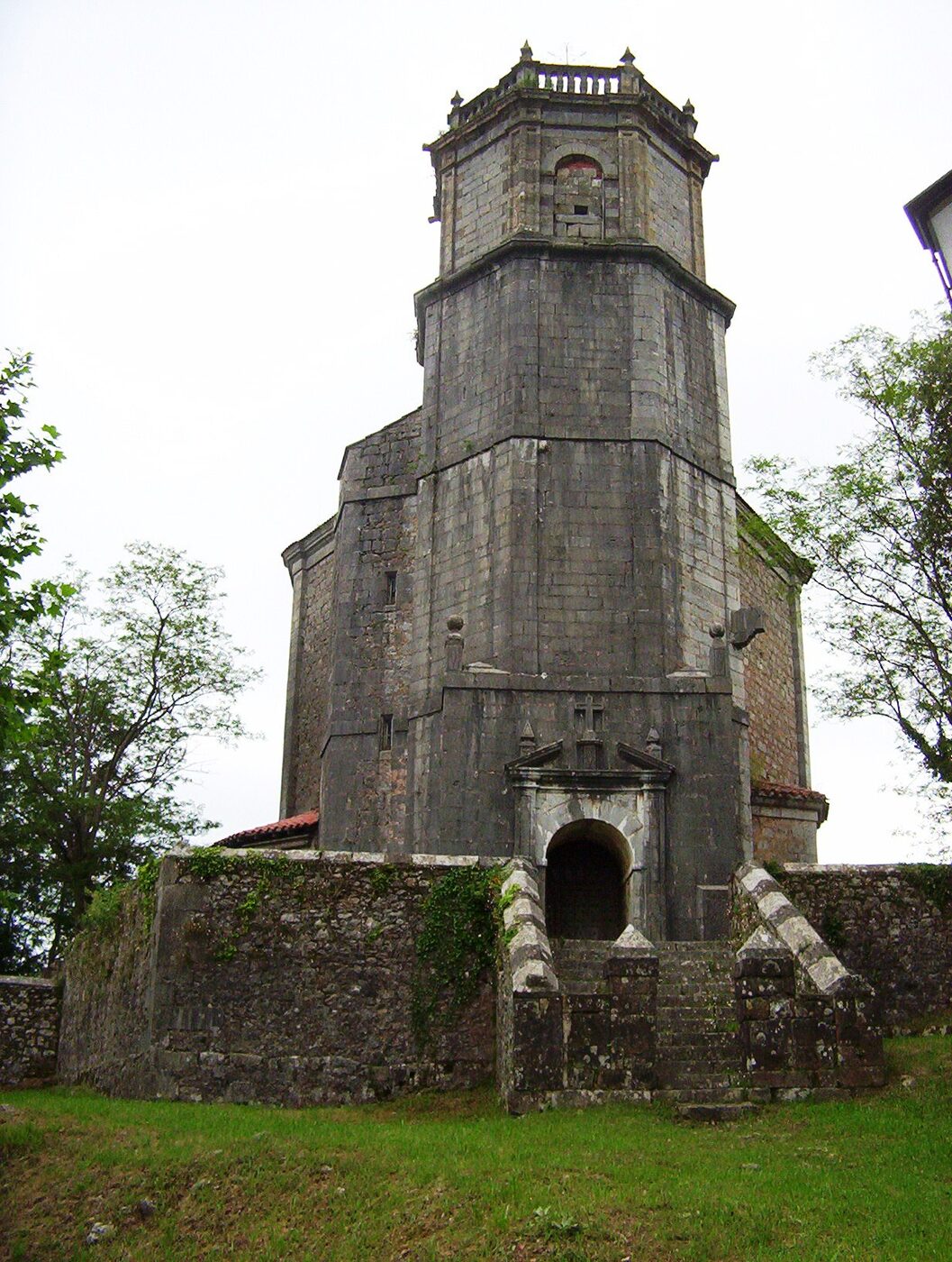 Iglesia de Santa María Magdalena en Riotuerto