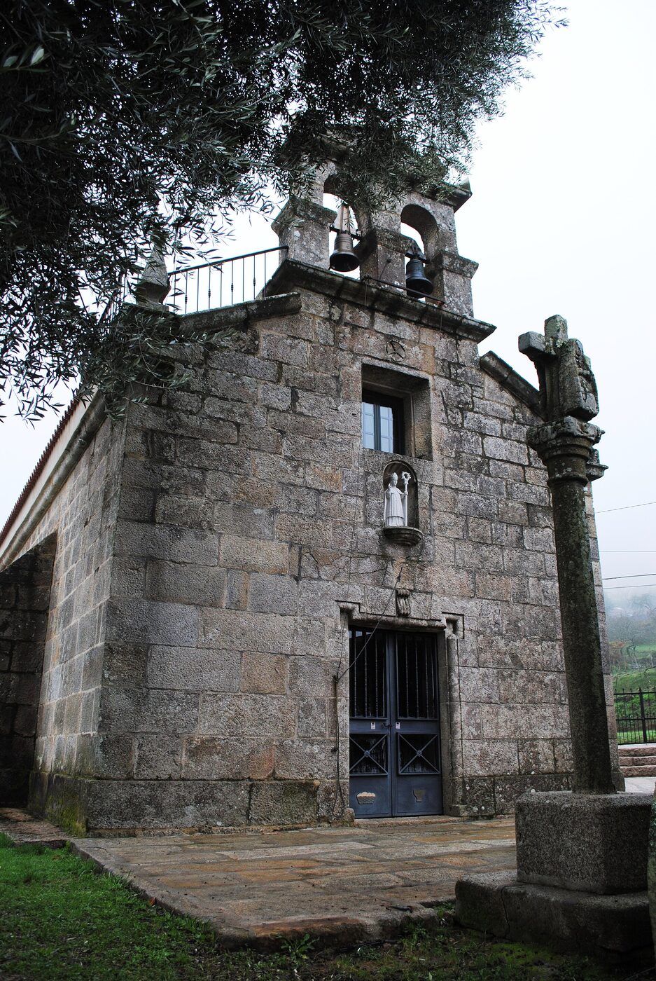 Igrexa de San Martiño de Nespereira en Pazos de Borbén