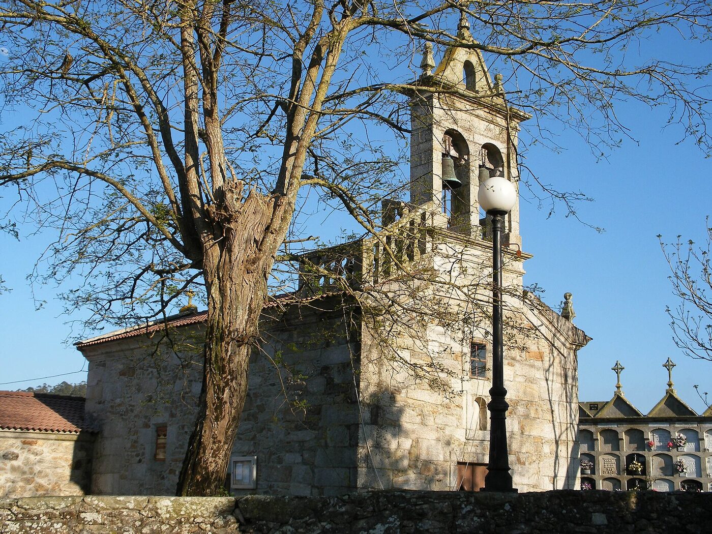 Igrexa de San Xián de Langueirón en Ponteceso