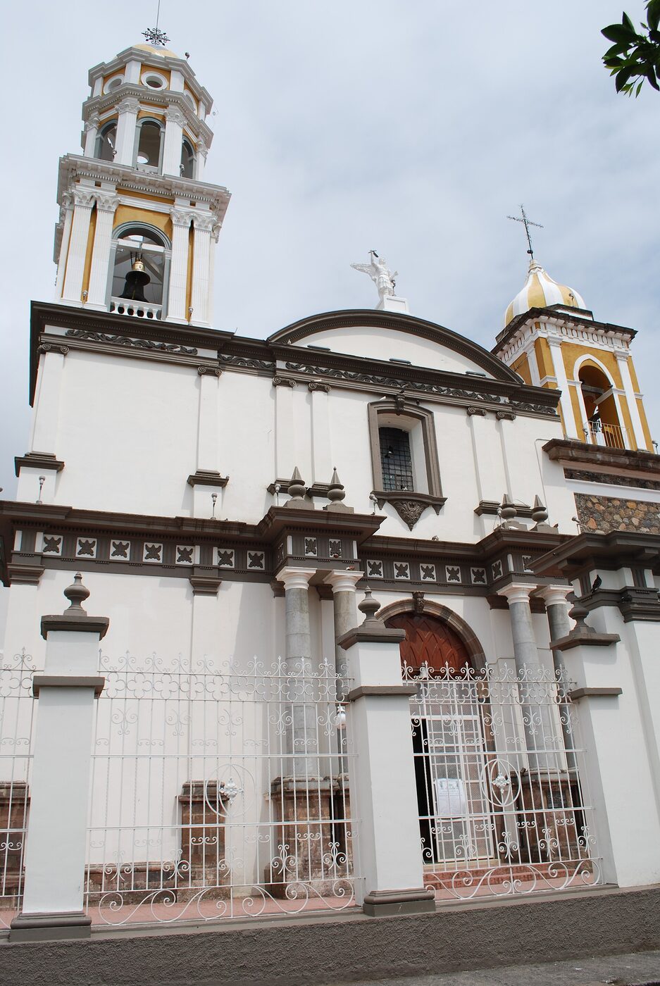 Parroquia de San Miguel Arcángel del Espíritu Santo en Comala