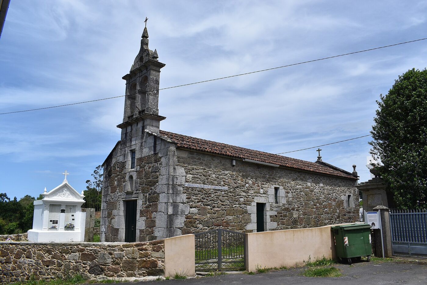 Igrexa Vella de Santa María de Torás en A Laracha