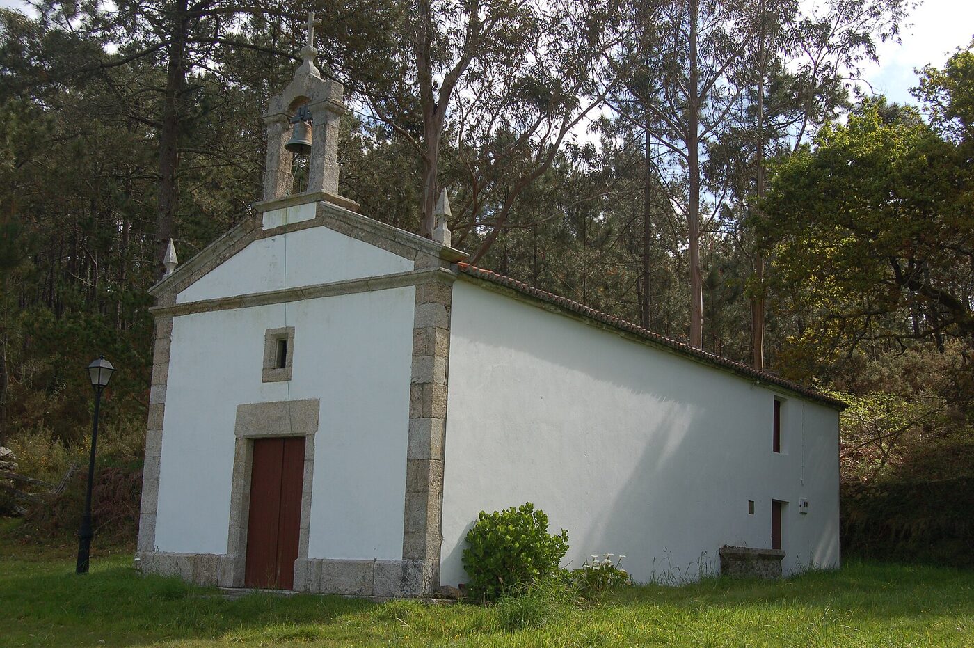 Igrexa de San Xoán de Bardullas en Muxía