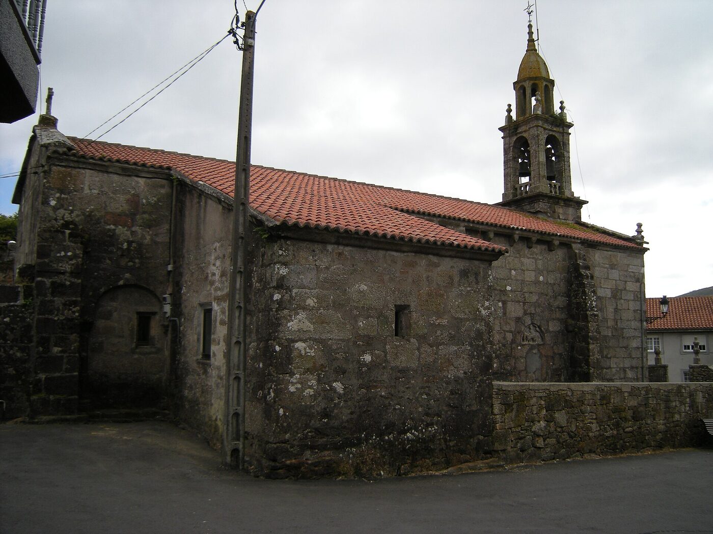 Igrexa de Santo Antoíño de Baíñas en Vimianzo