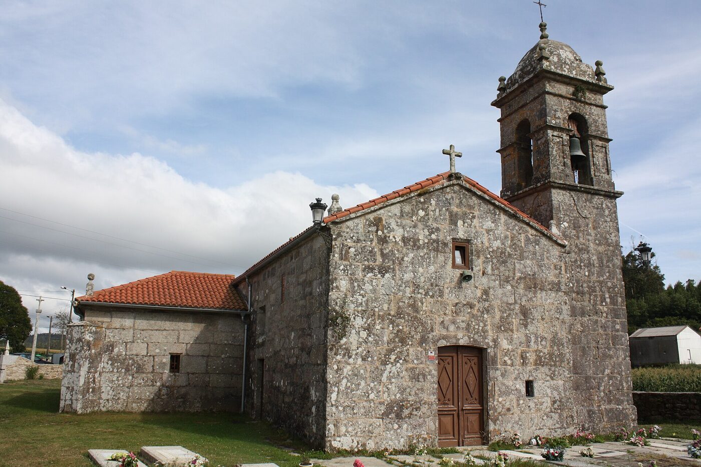 Igrexa de San Sebastián de Serramo en Vimianzo