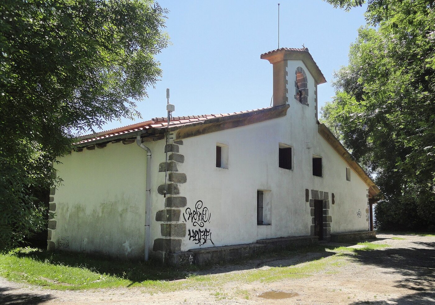 Santiago baseliza en Astigarraga