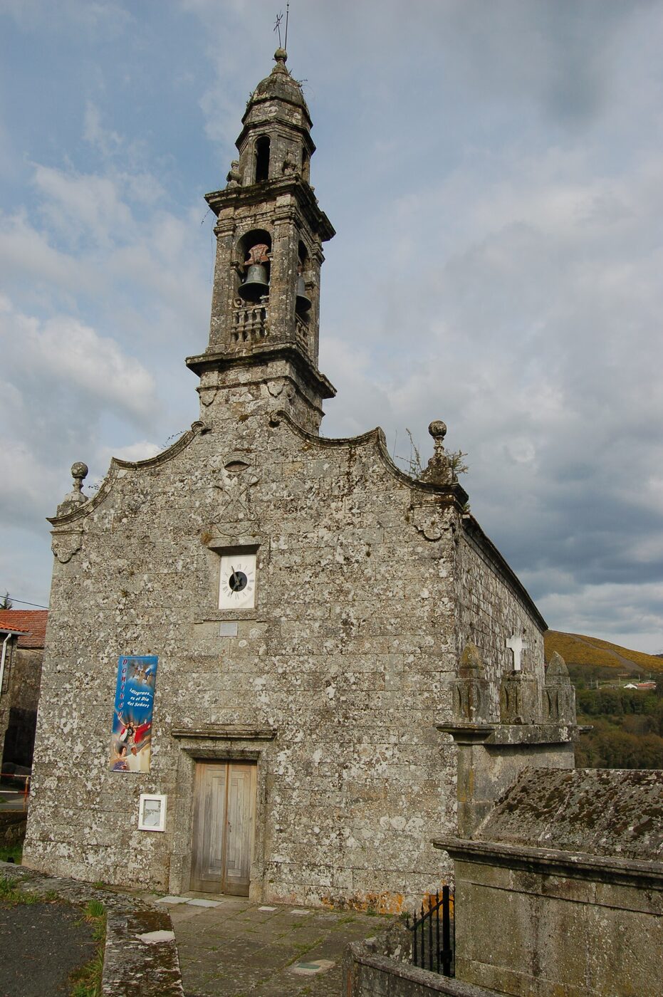 Igrexa de Santa María de Dúas Igrexas en Forcarei