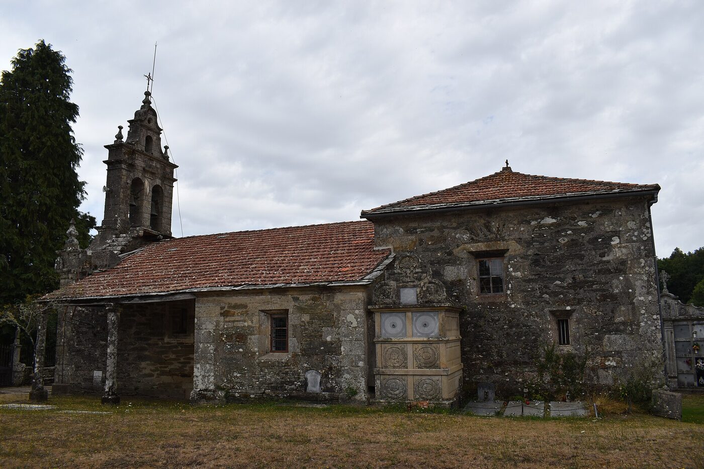 Igrexa de Santiago de Pardesoa en Forcarei
