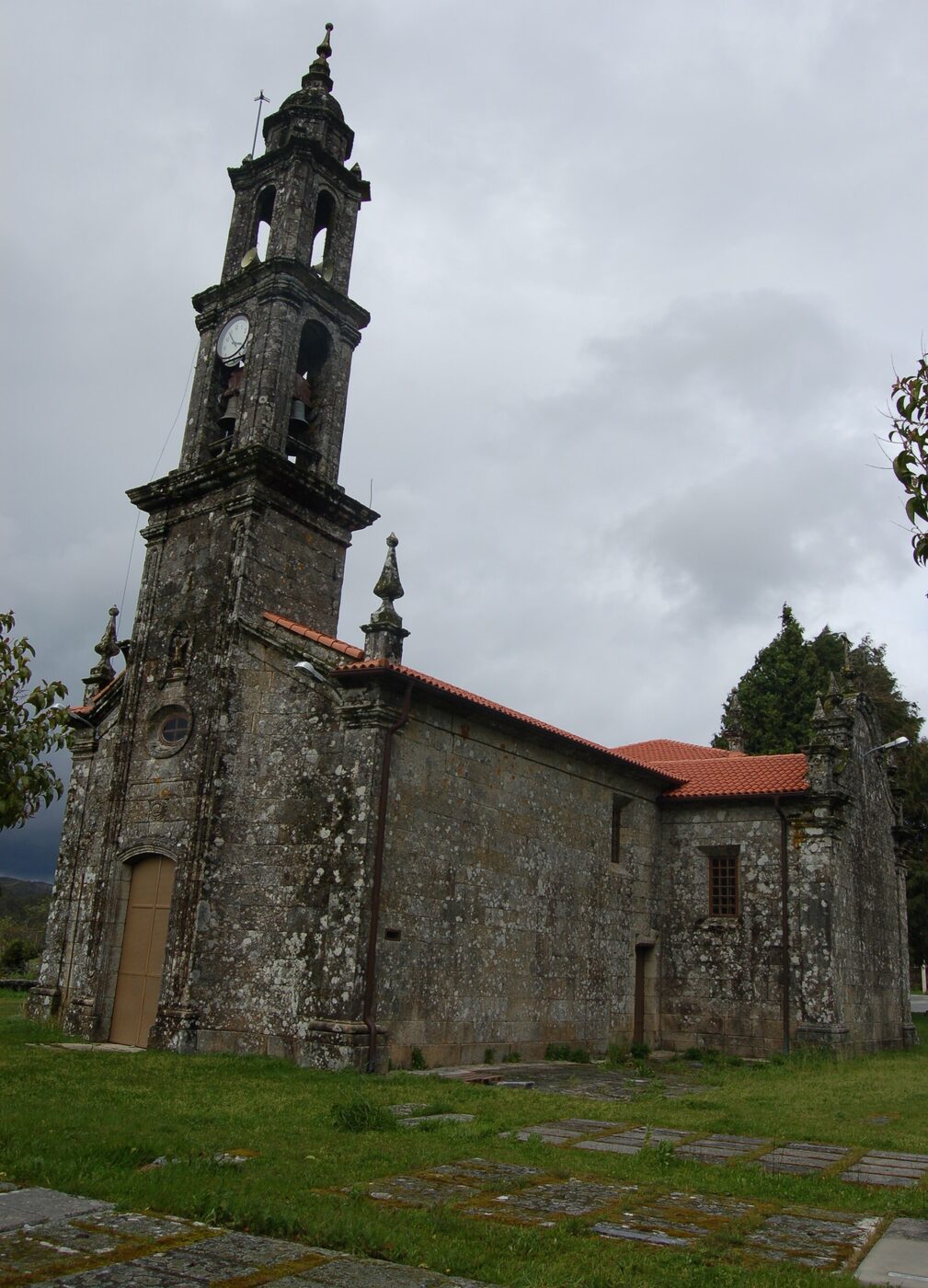 Igrexa de Santo André de Valongo en Cerdedo Cotobade