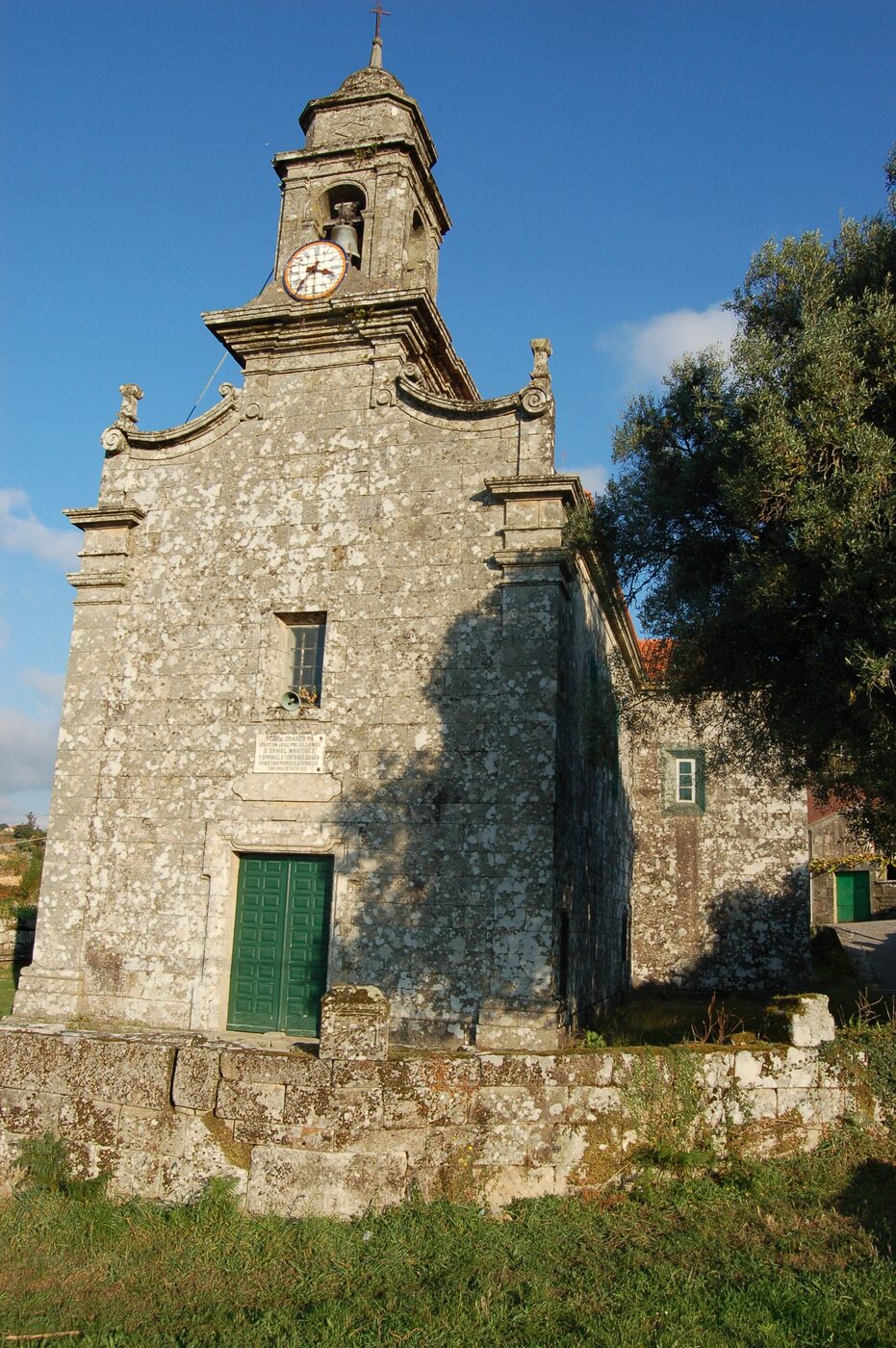 Igrexa de San Xurxo de Sacos en Cerdedo Cotobade