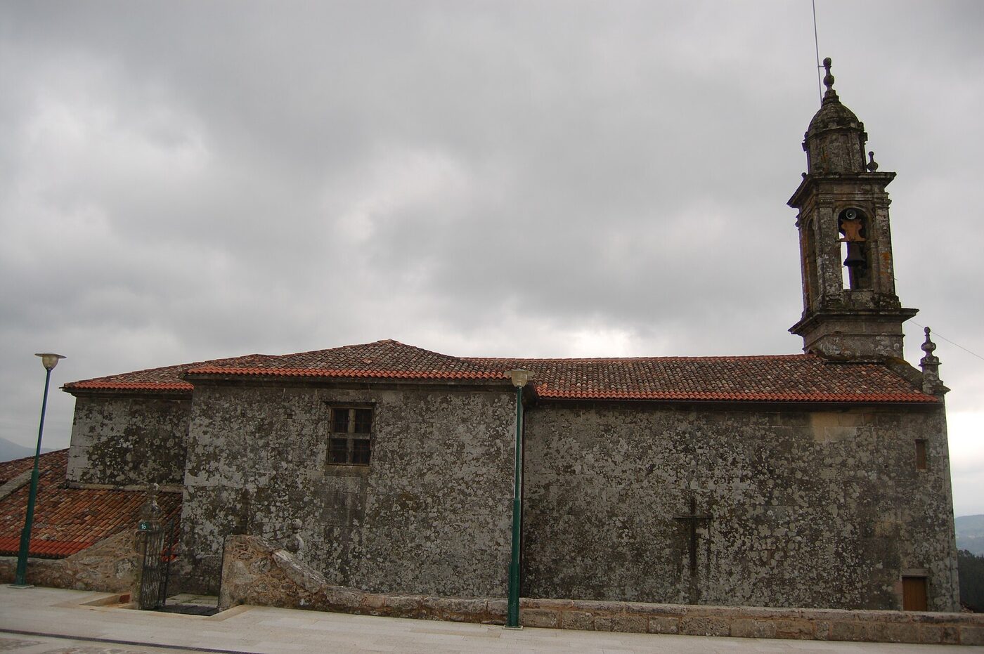 Igrexa de Santa María de Moimenta en O Campo Lameiro