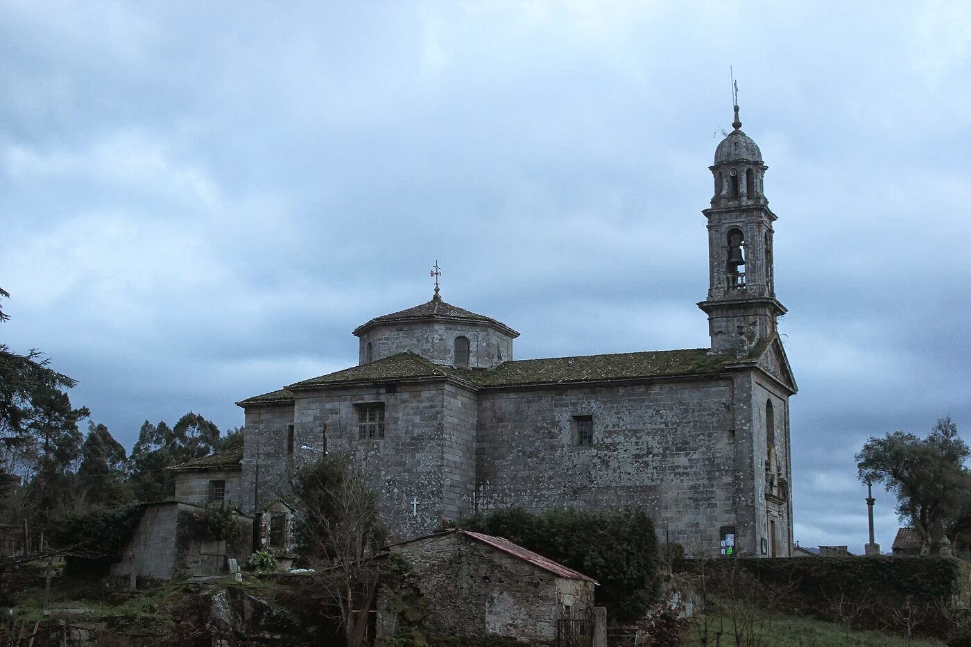 Igrexa de San Salvador de Saiáns en Moraña