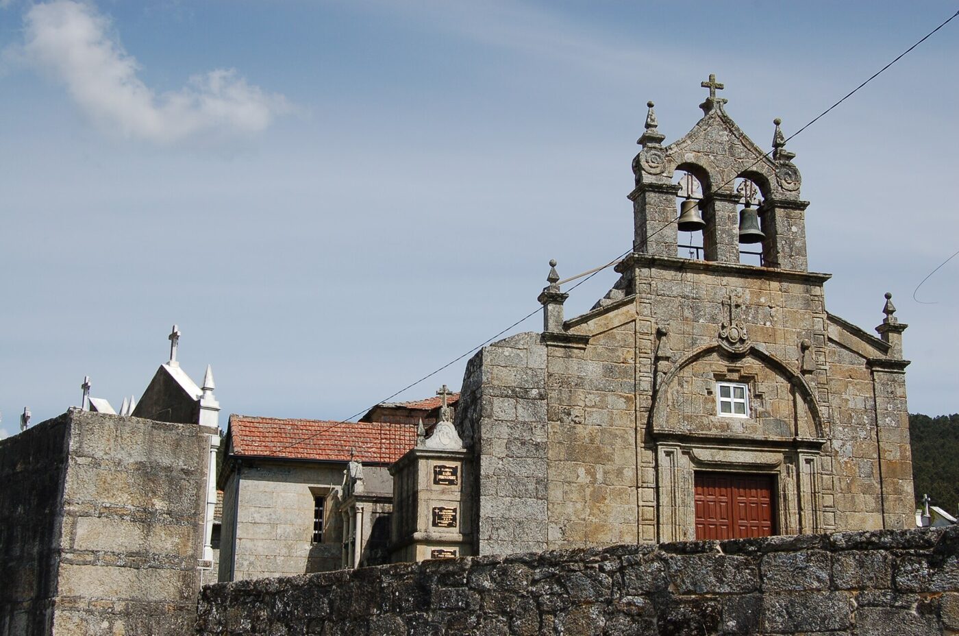 Igrexa de Santa Baia de Barroso en Avión