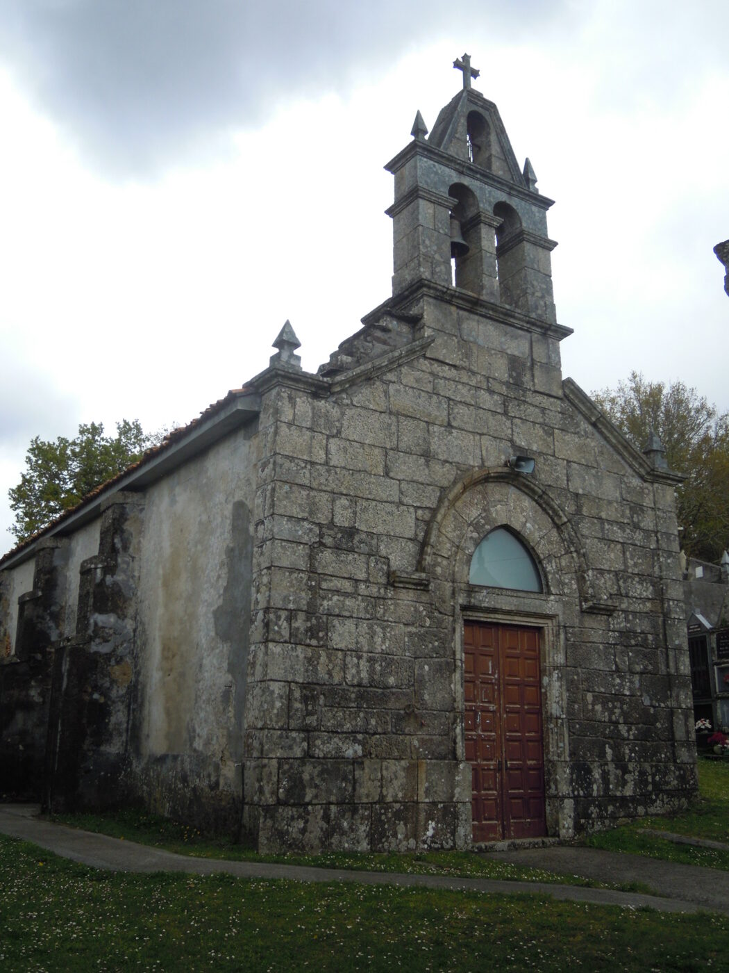 Igrexa de Santa María de Baíste en Avión