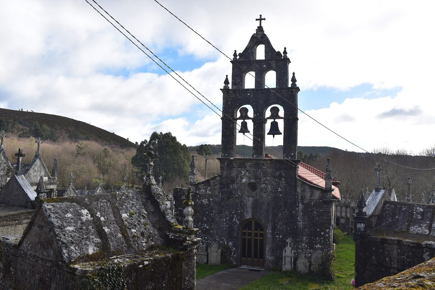 Igrexa de Santa María de Couso en Avión