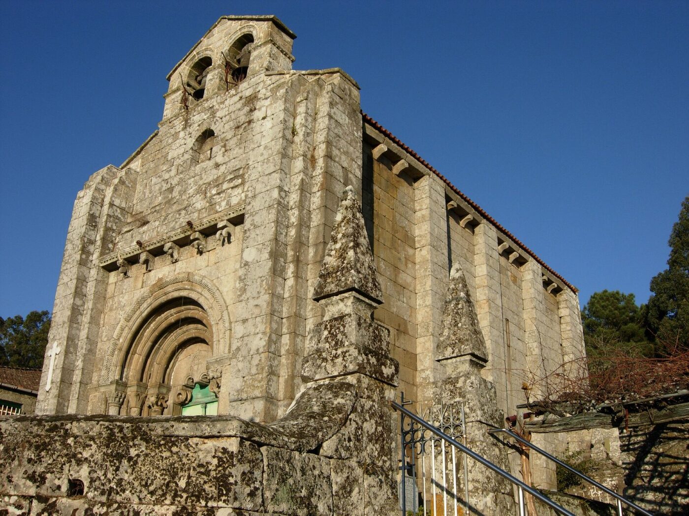 Igrexa de San Xulián de Astureses en Boborás