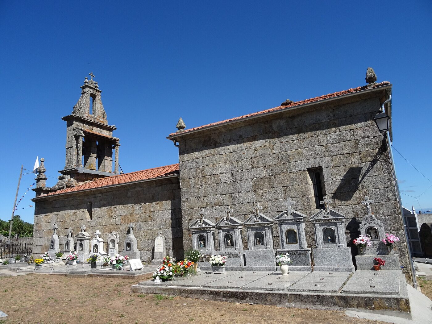 Igrexa de Santa María de Xestosa en Toén