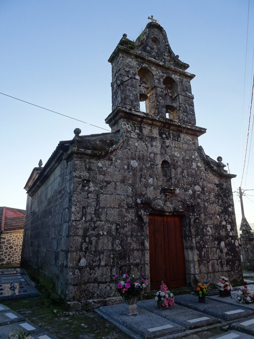 Igrexa de San Xoán de Escudeiros en Ramirás