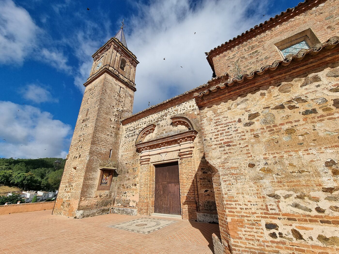 Iglesia del Divino Salvador en Valdelarco
