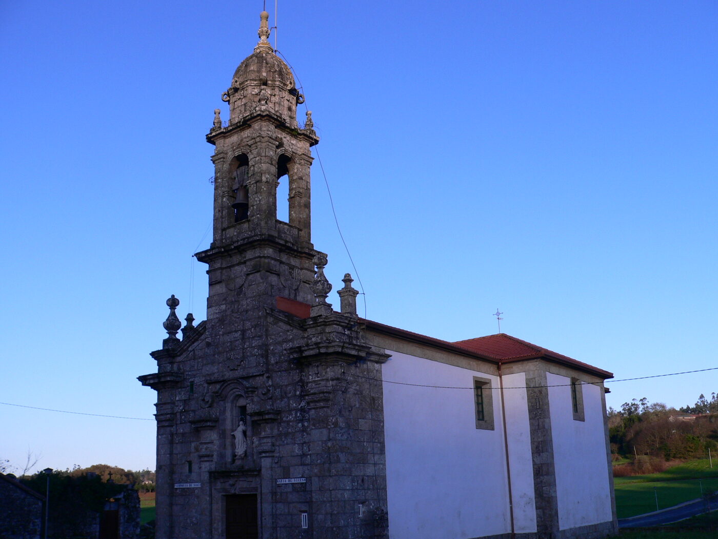 Igrexa de Santa María de Viceso en Brión
