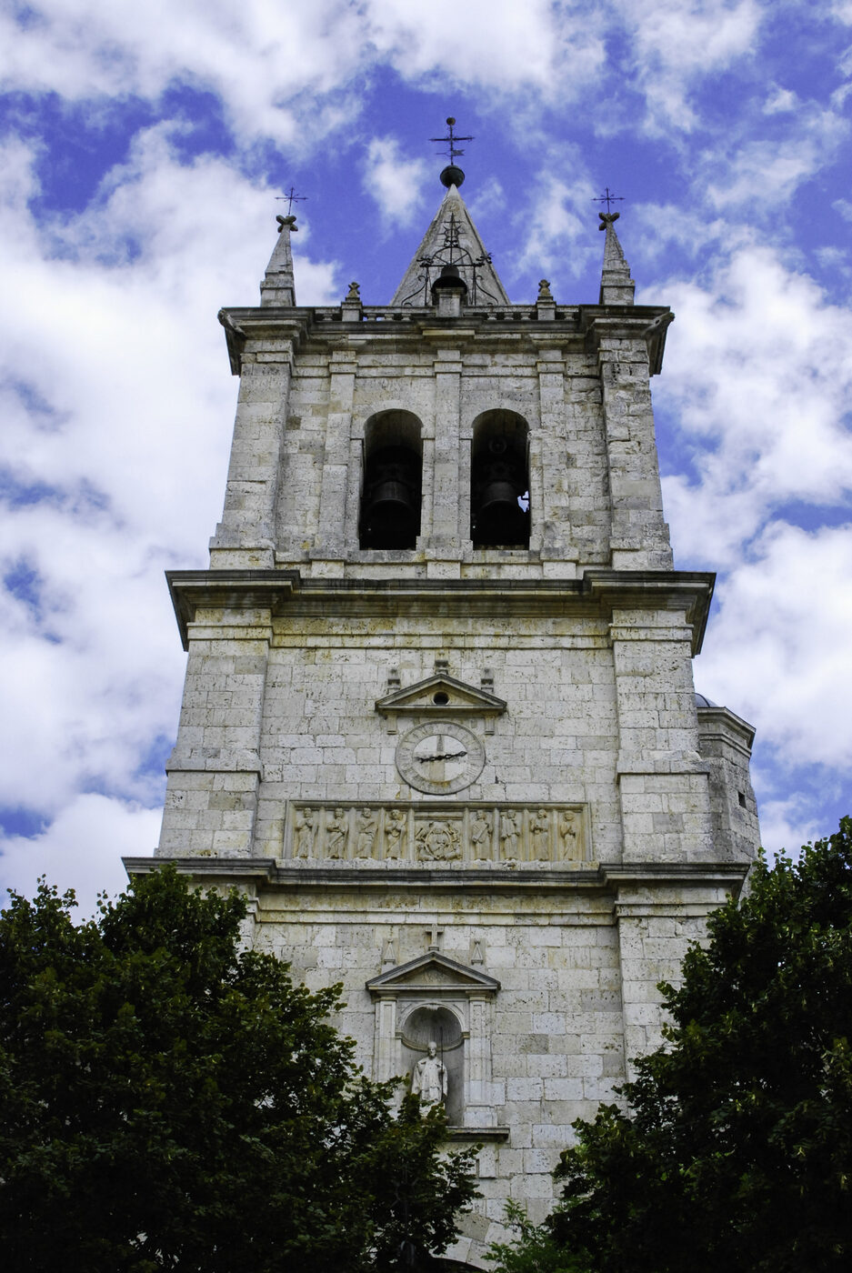Iglesia de San Nicolás en Valle de Santibáñez