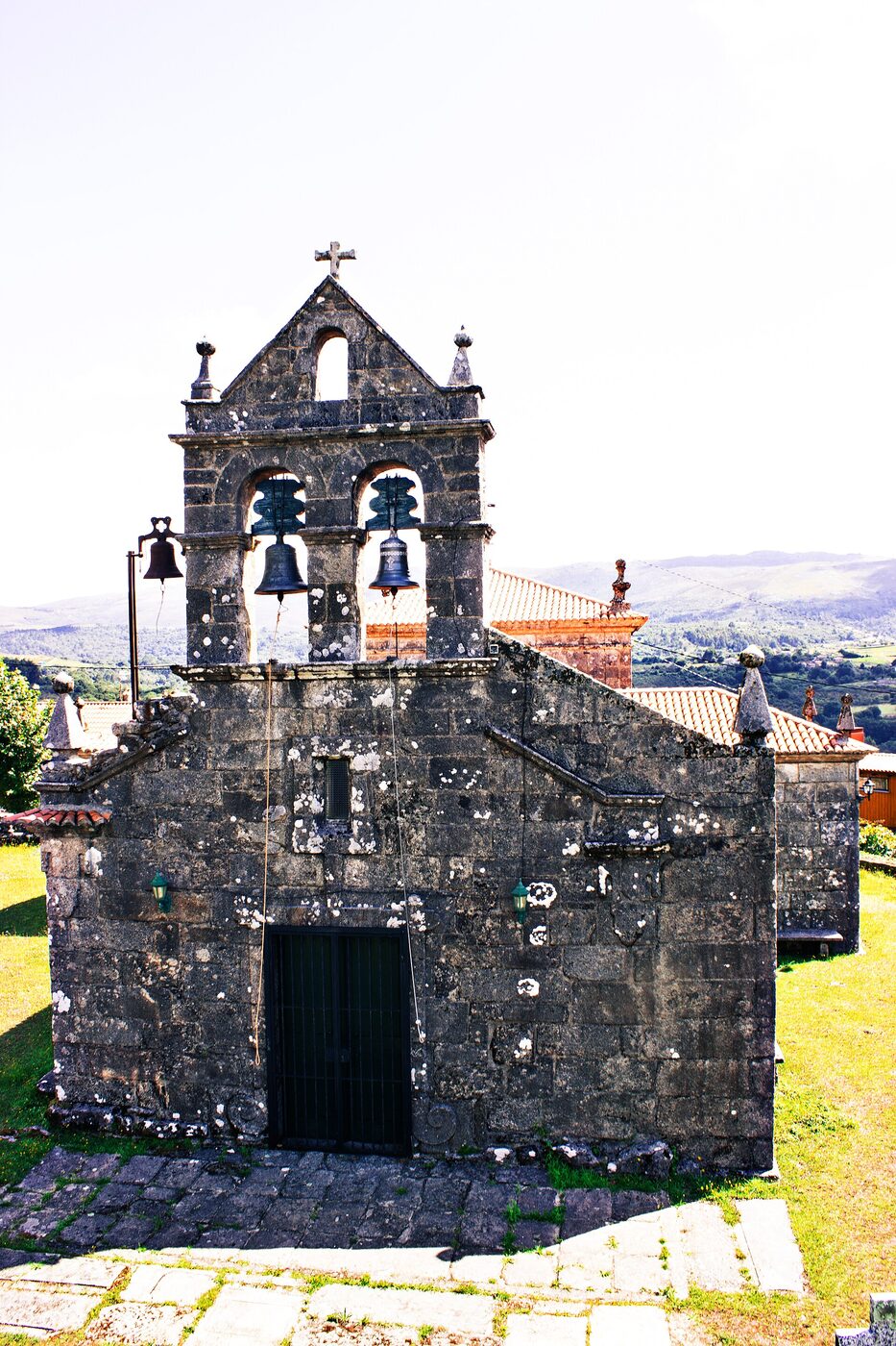 Igrexa de San Miguel de Fofe en Covelo