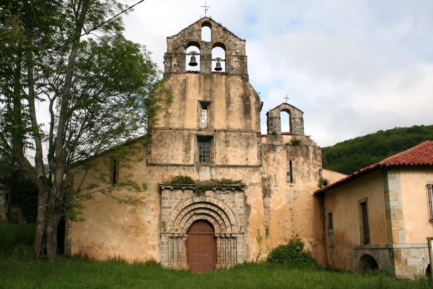 Monasteriu de Santa María la Real de Obona en Tineo