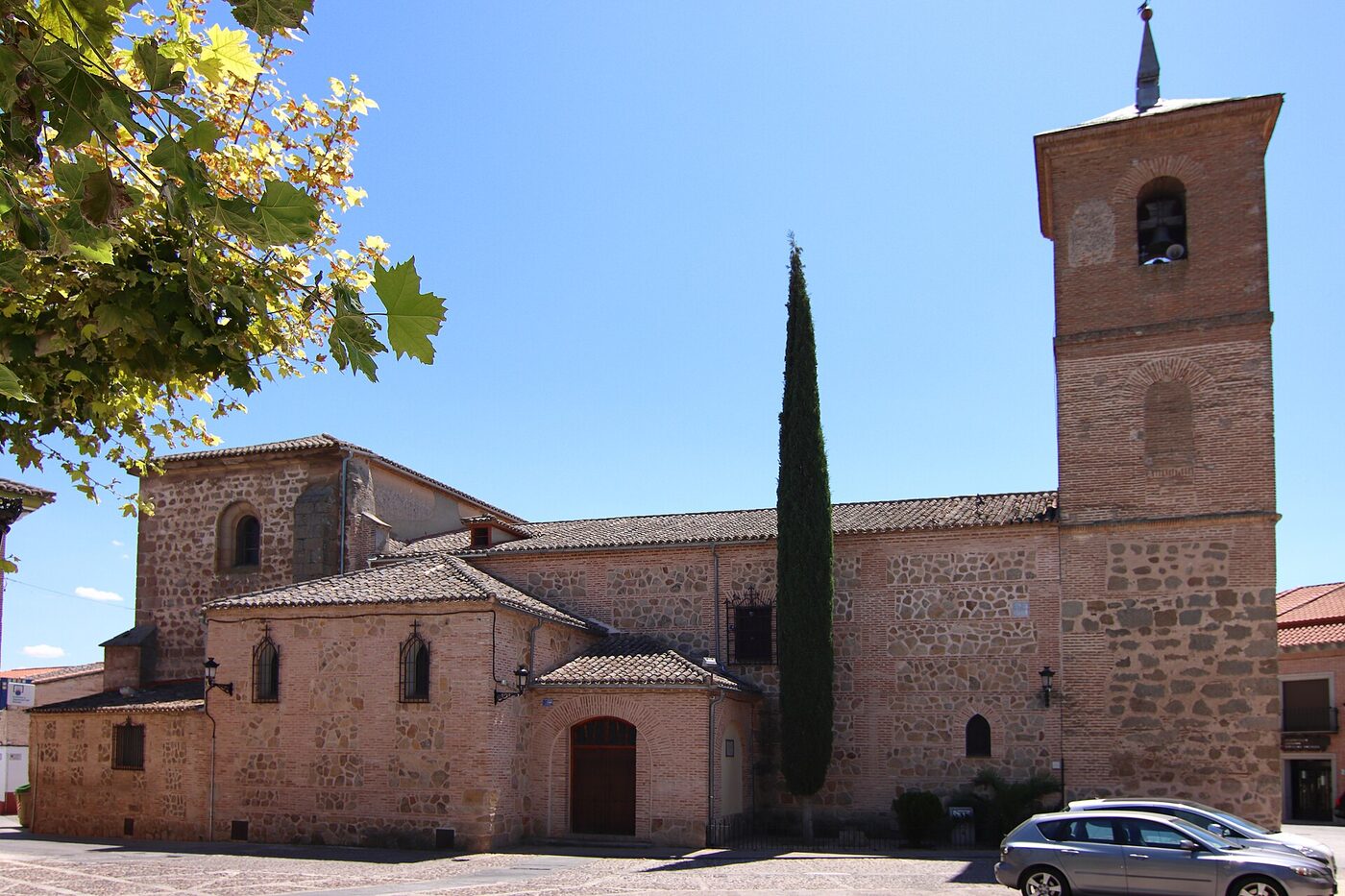 Iglesia de San Pedro Apóstol en Calera y Chozas