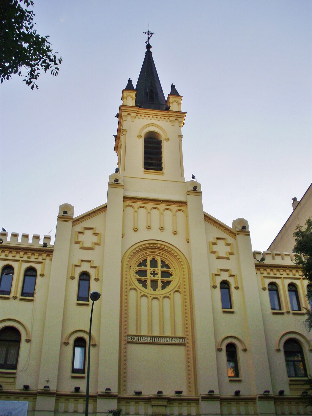 Parroquia Nuestra Señora de los Ángeles en Madrid