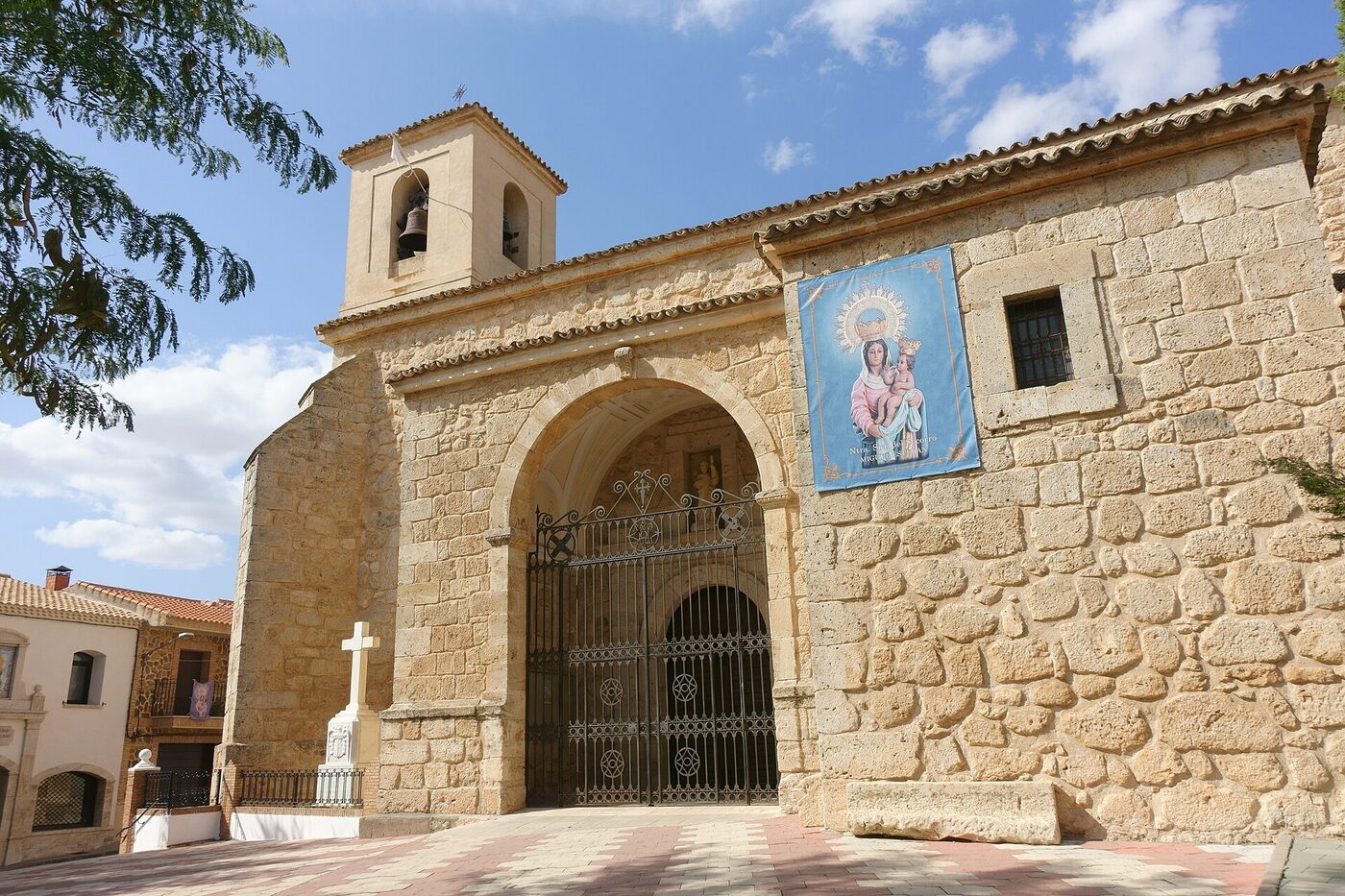 Iglesia Parroquial de San Andrés Apóstol en Miguel Esteban