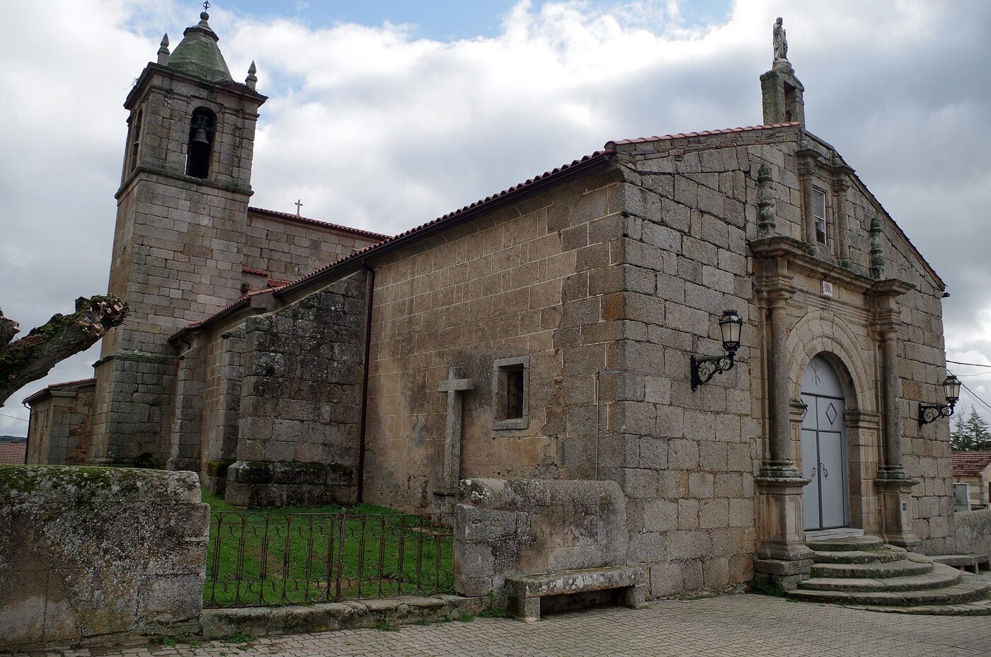 Iglesia de San Esteban en Aldea del Obispo