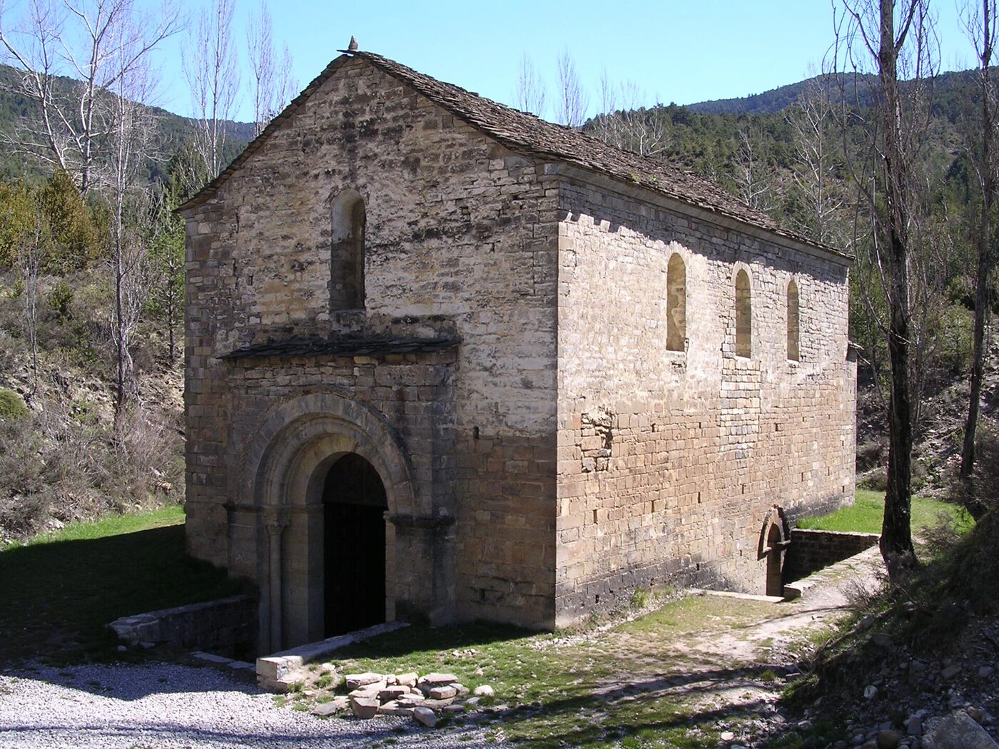 Ermita De San Adrián en Borau
