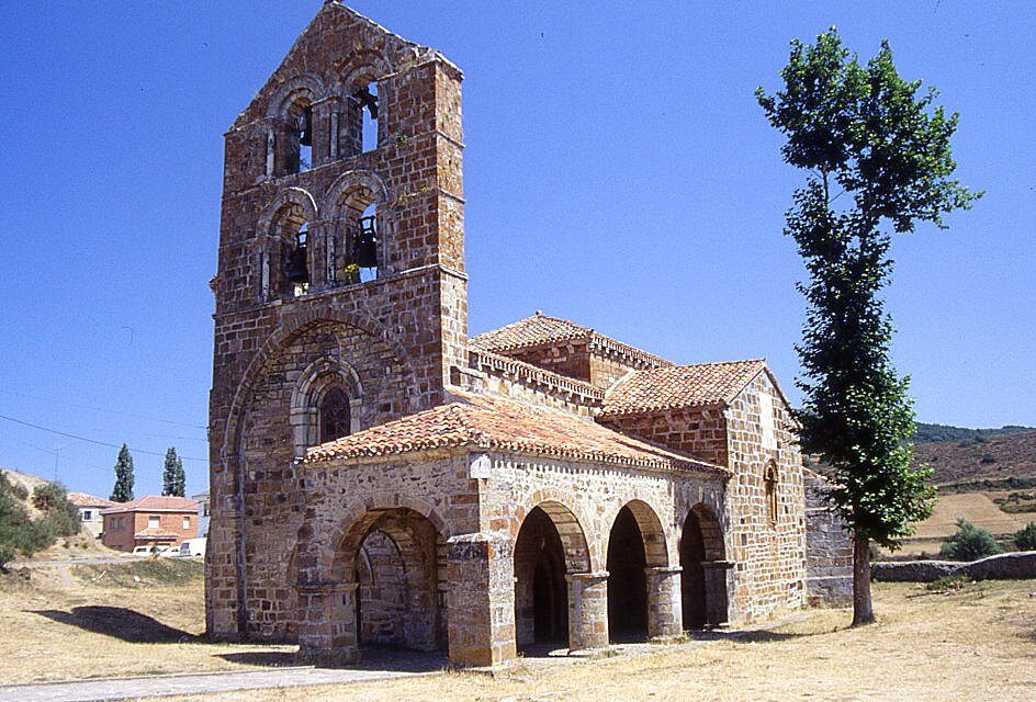 Iglesia de San Salvador en La Pernía