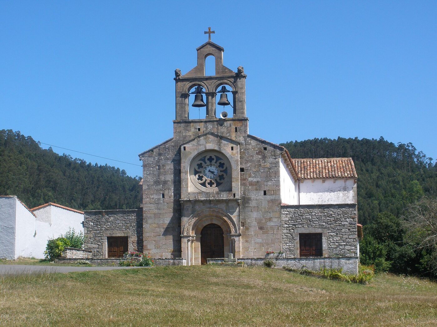 Ilesia de Santolaya Seloriu en Villaviciosa