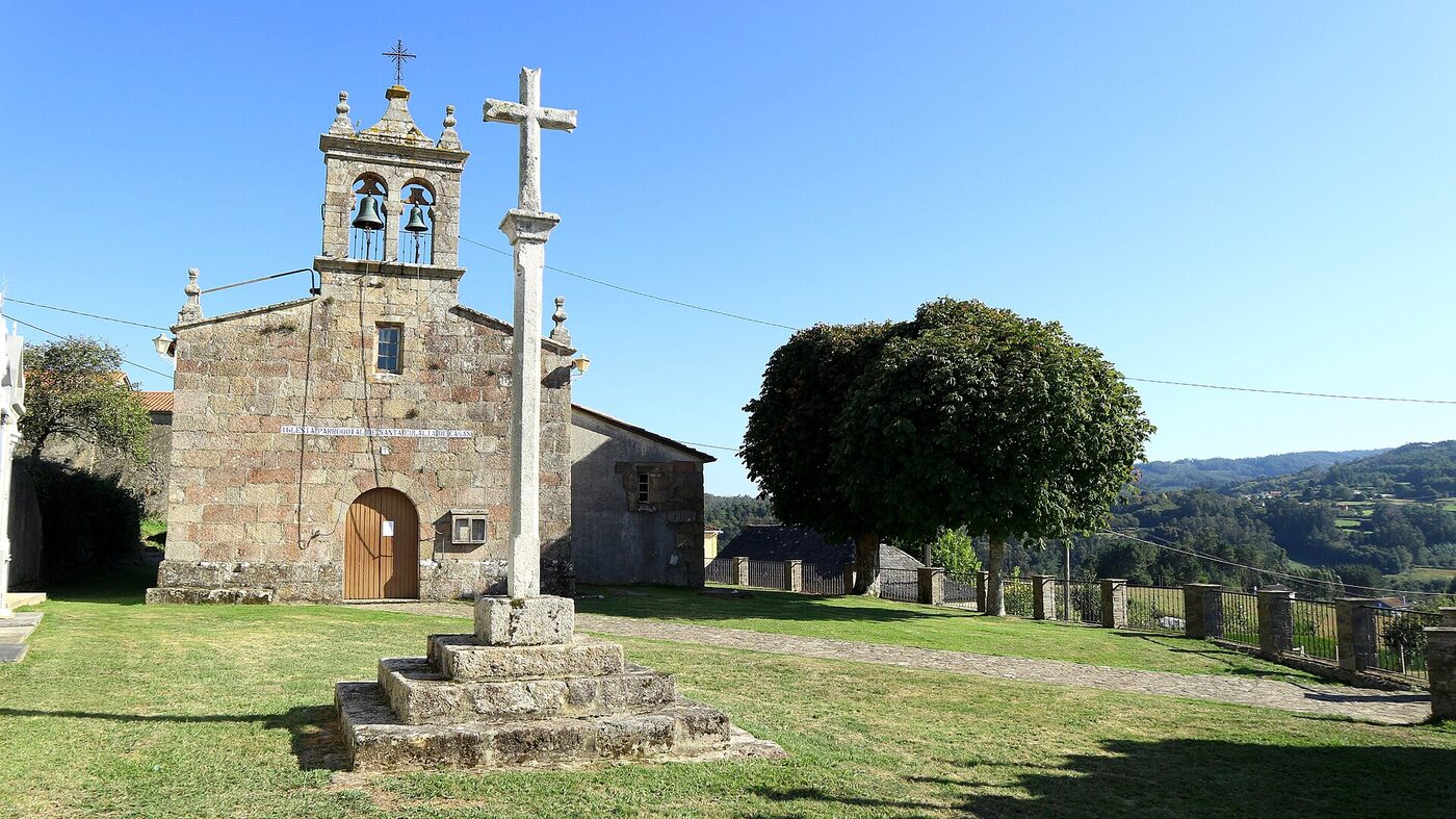 Igrexa de Santa Baia de Cañás en Carral