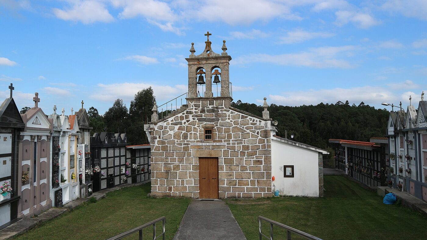 Igrexa de San Xián de Sergude en Carral