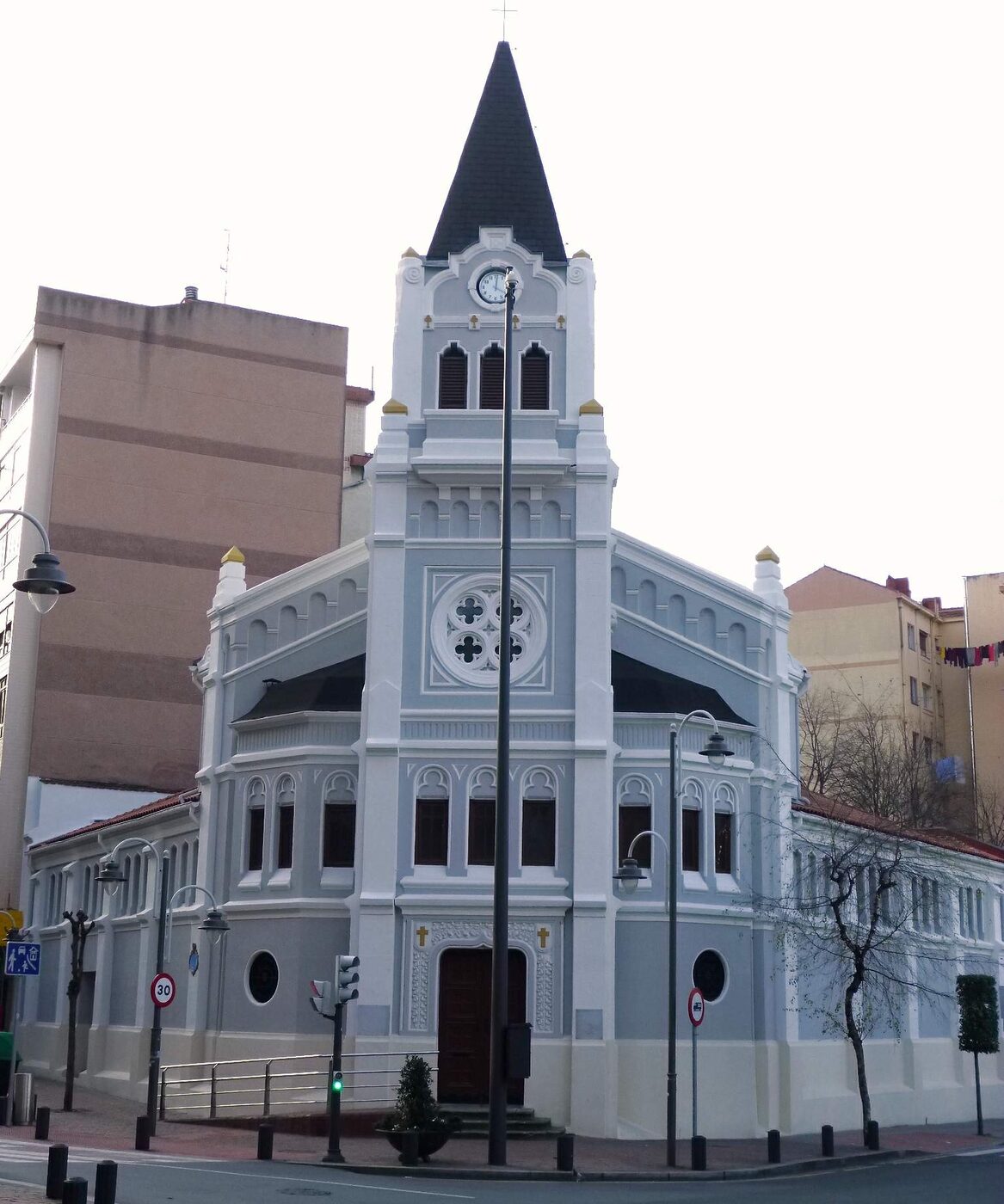 Iglesia de Nuestra Señora de la Medalla Milagrosa en Bilbao