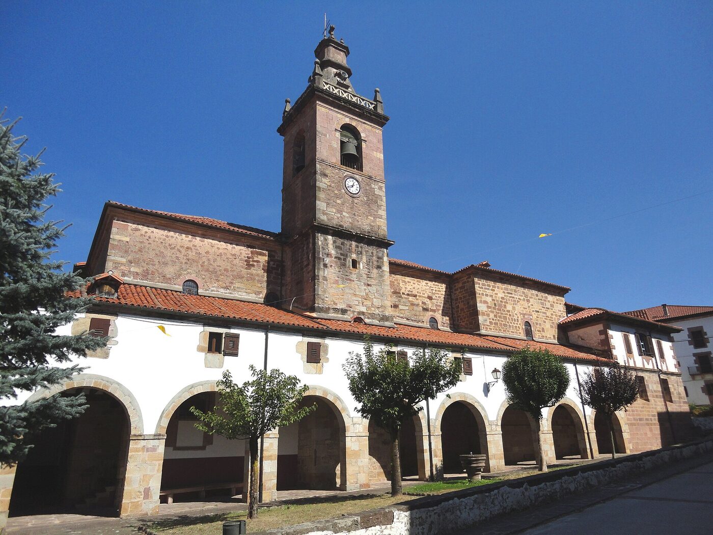 San Juan Bautista eliza en Baztán