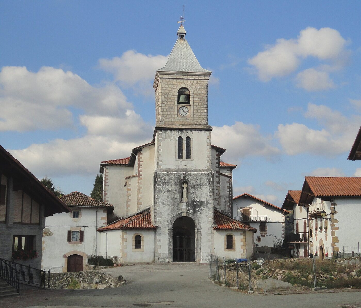 San Juan Bataiatzailea eliza en Saldías