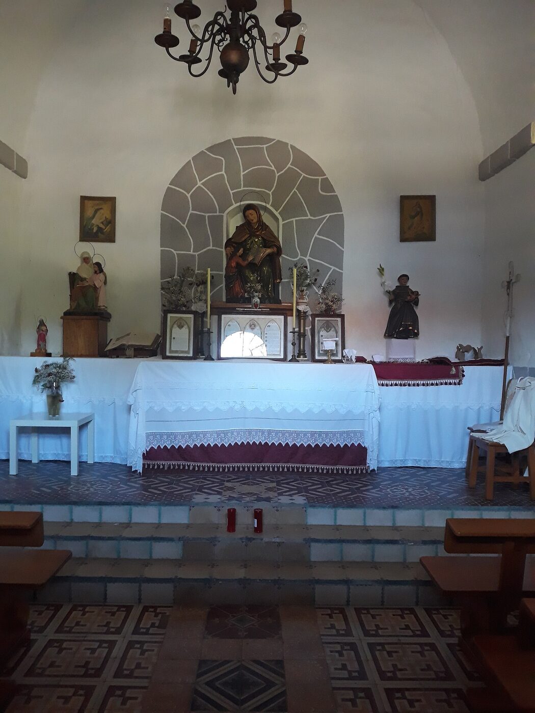 Ermita de Santa Ana de Premoñu en Las Regueras