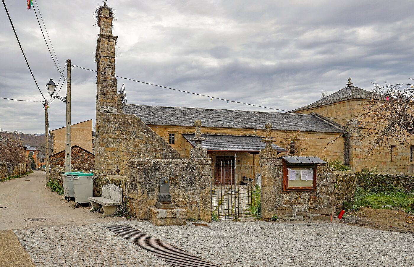 Iglesia de San Mamés de Galende en Galende