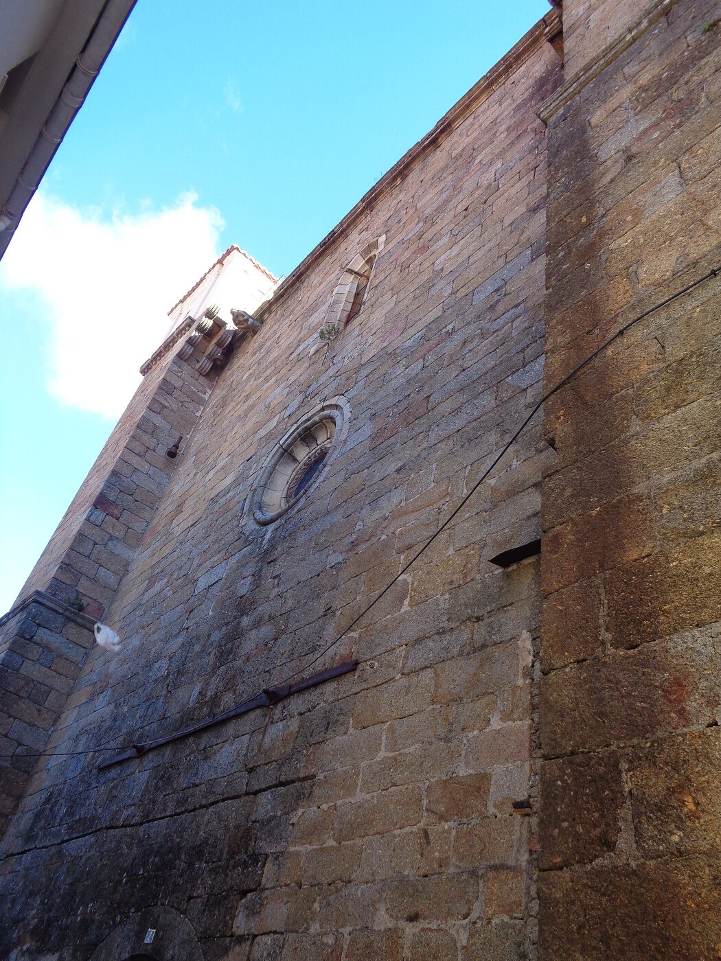 Parroquia de San Pedro en Gata